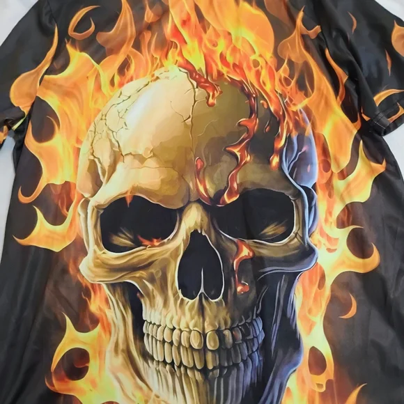 Men's Black Skull & Flame Graphic Short-Sleeve Tee - Picture 7 of 9